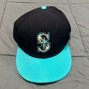 Slightly worn Seattle Mariners hat. 7 1/8 Smoke free home
